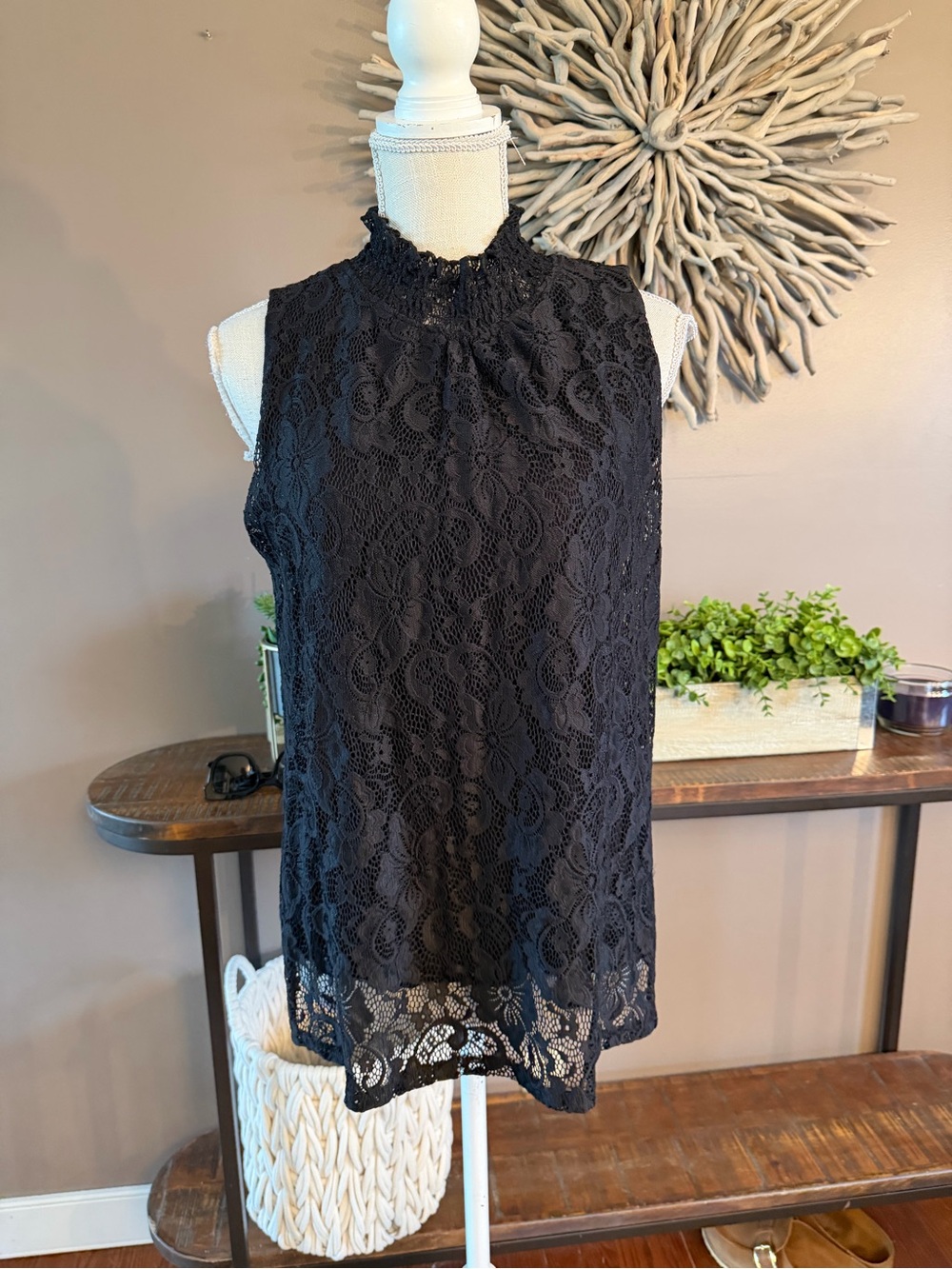 Cable & Gauge black lace sleeveless top